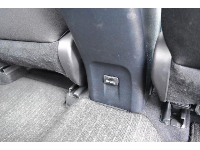 プリウス Ｓ　キーフリー　オートリトラクトミラー　純正ディスプレイ　ナビ　ミラキャスト　ブルートゥース　ＥＴＣ　バックカメラ　オートＬＥＤヘッドライト　セーフティセンス　ＬＴＡ　ＲＳＡ　クルコン　オートエアコン（48枚目）