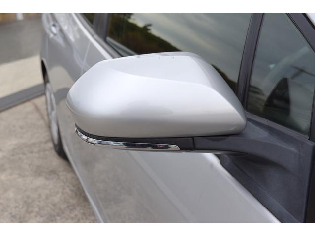 プリウス Ｓ　キーフリー　オートリトラクトミラー　純正ディスプレイ　ナビ　ミラキャスト　ブルートゥース　ＥＴＣ　バックカメラ　オートＬＥＤヘッドライト　セーフティセンス　ＬＴＡ　ＲＳＡ　クルコン　オートエアコン（49枚目）