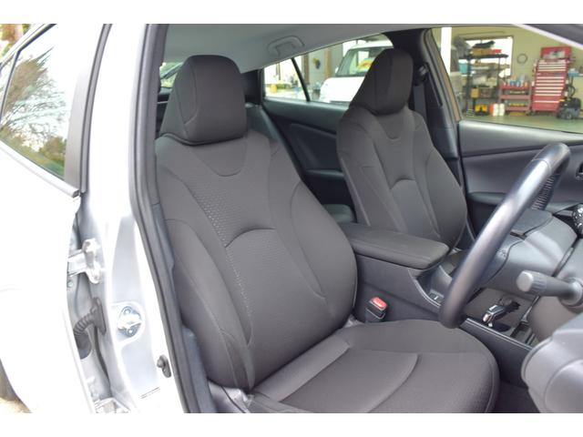 プリウス Ｓ　キーフリー　オートリトラクトミラー　純正ディスプレイ　ナビ　ミラキャスト　ブルートゥース　ＥＴＣ　バックカメラ　オートＬＥＤヘッドライト　セーフティセンス　ＬＴＡ　ＲＳＡ　クルコン　オートエアコン（57枚目）