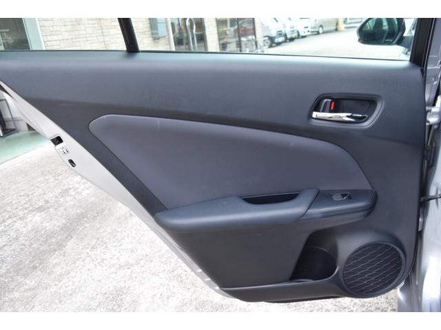 プリウス Ｓ　キーフリー　オートリトラクトミラー　純正ディスプレイ　ナビ　ミラキャスト　ブルートゥース　ＥＴＣ　バックカメラ　オートＬＥＤヘッドライト　セーフティセンス　ＬＴＡ　ＲＳＡ　クルコン　オートエアコン（67枚目）