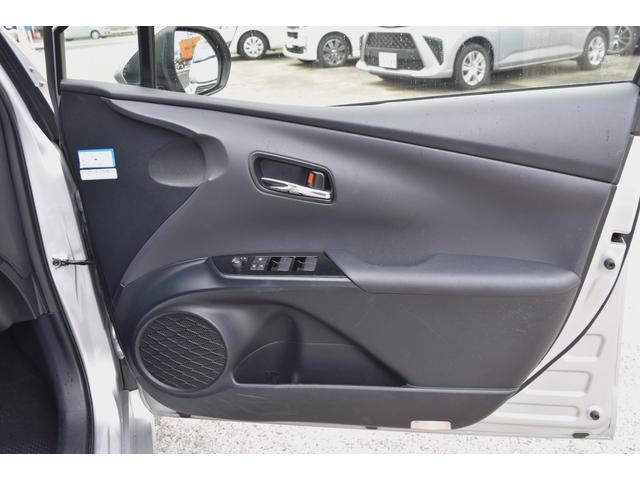 プリウス Ｓ　キーフリー　オートリトラクトミラー　純正ディスプレイ　ナビ　ミラキャスト　ブルートゥース　ＥＴＣ　バックカメラ　オートＬＥＤヘッドライト　セーフティセンス　ＬＴＡ　ＲＳＡ　クルコン　オートエアコン（69枚目）