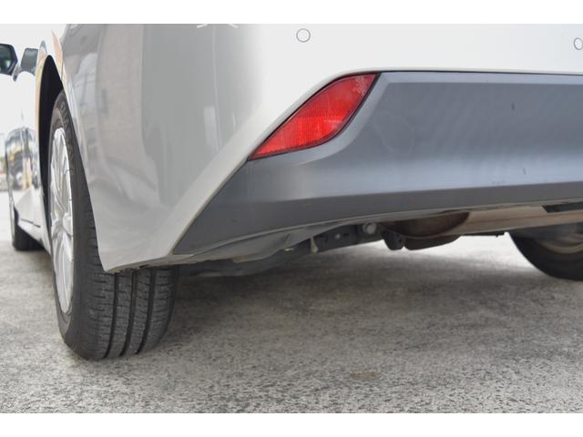 プリウス Ｓ　キーフリー　オートリトラクトミラー　純正ディスプレイ　ナビ　ミラキャスト　ブルートゥース　ＥＴＣ　バックカメラ　オートＬＥＤヘッドライト　セーフティセンス　ＬＴＡ　ＲＳＡ　クルコン　オートエアコン（79枚目）