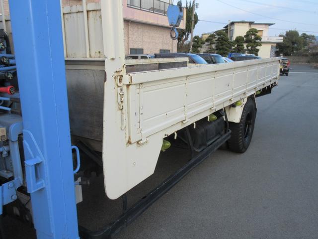 コンドル 　３段クレーン　ハイジャッキ　積載量２．２トン　荷台内寸５１２ｃｍ　幅２１２ｃｍ（21枚目）