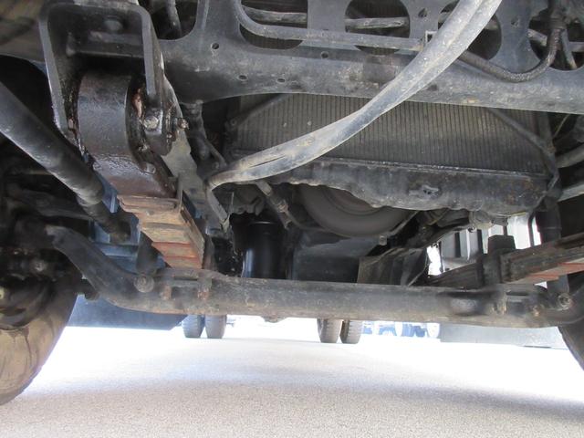 コンドル 　３段クレーン　ハイジャッキ　積載量２．２トン　荷台内寸５１２ｃｍ　幅２１２ｃｍ（33枚目）