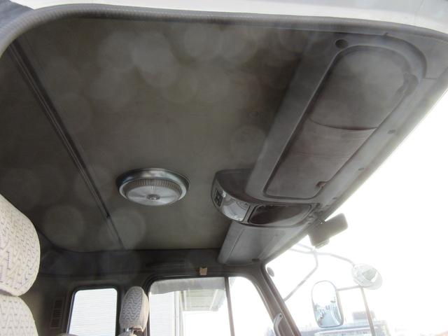 コンドル 　３段クレーン　ハイジャッキ　積載量２．２トン　荷台内寸５１２ｃｍ　幅２１２ｃｍ（44枚目）