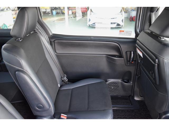 ノア ハイブリッドＳｉ　ダブルバイビー　純正ナビＺ６８Ｔ　両側パワースライドドア　オートＬＥＤヘッドライト　コンビシート　デュアルオートエアコン　セーフティセンス　ロールサンシェード　ＴＲＤエアロ　クルコン　バックカメラ　シートヒーター（18枚目）