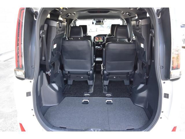 ノア ハイブリッドＳｉ　ダブルバイビー　純正ナビＺ６８Ｔ　両側パワースライドドア　オートＬＥＤヘッドライト　コンビシート　デュアルオートエアコン　セーフティセンス　ロールサンシェード　ＴＲＤエアロ　クルコン　バックカメラ　シートヒーター（30枚目）