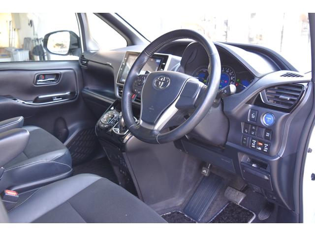 ノア ハイブリッドＳｉ　ダブルバイビー　純正ナビＺ６８Ｔ　両側パワースライドドア　オートＬＥＤヘッドライト　コンビシート　デュアルオートエアコン　セーフティセンス　ロールサンシェード　ＴＲＤエアロ　クルコン　バックカメラ　シートヒーター（38枚目）