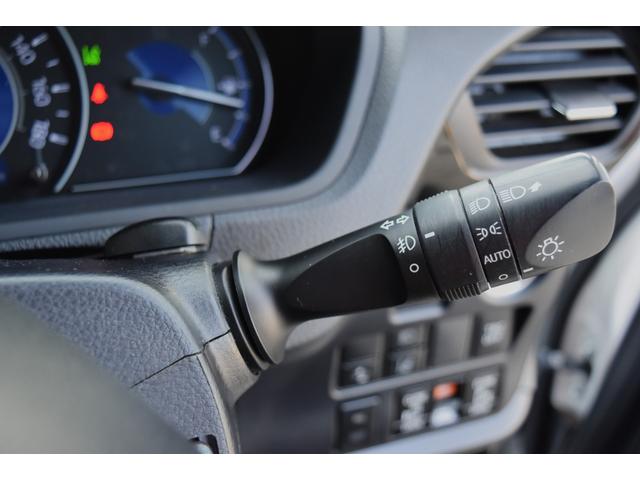 ノア ハイブリッドＳｉ　ダブルバイビー　純正ナビＺ６８Ｔ　両側パワースライドドア　オートＬＥＤヘッドライト　コンビシート　デュアルオートエアコン　セーフティセンス　ロールサンシェード　ＴＲＤエアロ　クルコン　バックカメラ　シートヒーター（43枚目）