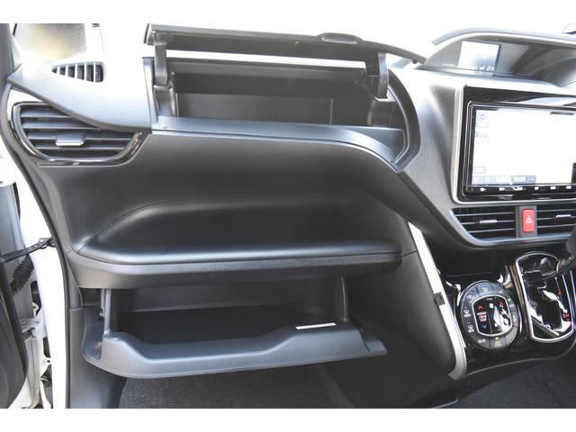 ヴォクシー ＺＳ　煌ＩＩＩ　純正９インチナビ　両側パワースライド　セーフティセンス　コンビシート　デュアルオートエアコン　モデリスタエアロ　クリアランスソナー　クルコン　ＵＳＢポート　ロールサンシェード　シートバックテーブル（34枚目）