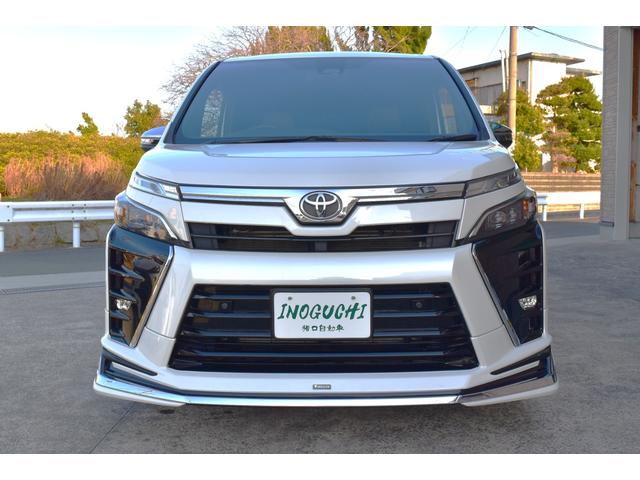 ヴォクシー ＺＳ　煌ＩＩＩ　純正９インチナビ　両側パワースライド　セーフティセンス　コンビシート　デュアルオートエアコン　モデリスタエアロ　クリアランスソナー　クルコン　ＵＳＢポート　ロールサンシェード　シートバックテーブル（39枚目）