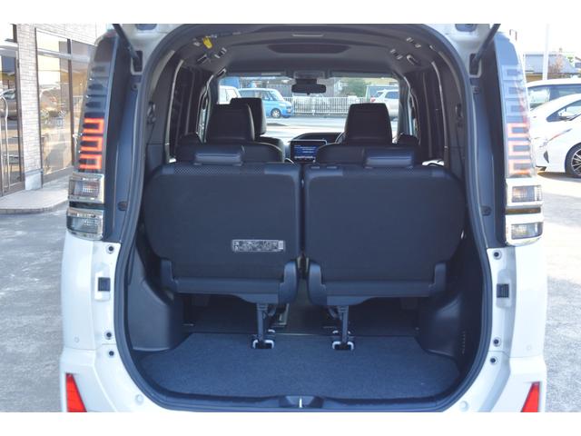 ヴォクシー ＺＳ　煌ＩＩＩ　純正９インチナビ　両側パワースライド　セーフティセンス　コンビシート　デュアルオートエアコン　モデリスタエアロ　クリアランスソナー　クルコン　ＵＳＢポート　ロールサンシェード　シートバックテーブル（58枚目）