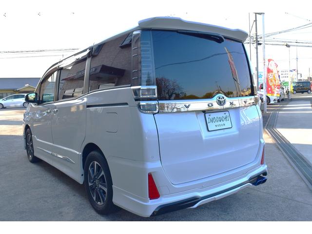 ヴォクシー ＺＳ　煌ＩＩＩ　純正９インチナビ　両側パワースライド　セーフティセンス　コンビシート　デュアルオートエアコン　モデリスタエアロ　クリアランスソナー　クルコン　ＵＳＢポート　ロールサンシェード　シートバックテーブル（69枚目）