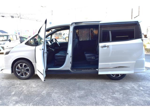 ヴォクシー ＺＳ　煌ＩＩＩ　純正９インチナビ　両側パワースライド　セーフティセンス　コンビシート　デュアルオートエアコン　モデリスタエアロ　クリアランスソナー　クルコン　ＵＳＢポート　ロールサンシェード　シートバックテーブル（74枚目）