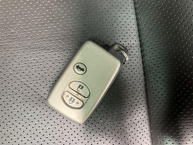 クラウンハイブリッド 　サンルーフ　ナビＴＶ　Ｂモニター　パワーシート　ミラーウィンカー　スマートキー　プッシュスタートボタン　車検令和９年２月まで（31枚目）