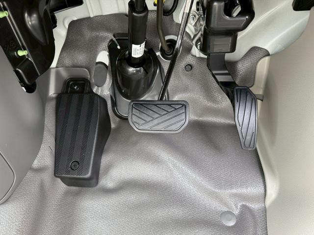 エブリイ ＰＡリミテッド　両側スライドドア　クリアランスソナー　レーンアシスト　衝突被害軽減システム　キーレスエントリー　アイドリングストップ　ＣＶＴ　盗難防止システム　ＡＢＳ　ＥＳＣ　衝突安全ボディ　エアコン（19枚目）