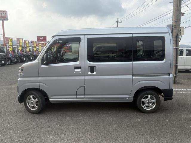 ハイゼットカーゴ デラックスリミテッド 4WD CVT 衝突被害軽減システム クリアランスソナー ナビ 両側スライドドア アイドリングストップ アルミホイール ESC エアコン パワーステアリング(9枚目)