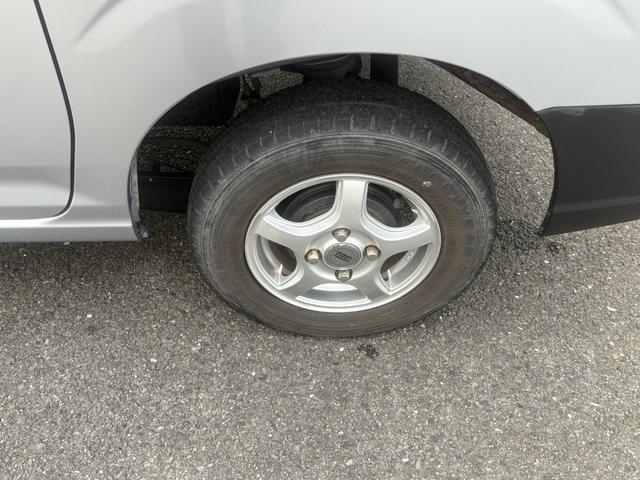 ハイゼットカーゴ デラックスリミテッド 4WD CVT 衝突被害軽減システム クリアランスソナー ナビ 両側スライドドア アイドリングストップ アルミホイール ESC エアコン パワーステアリング(10枚目)