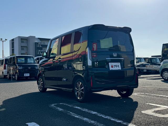 N-BOXカスタム ベースグレード 両側スライド・片側電動 クリアランスソナー オートクルーズコントロール レーンアシスト 衝突被害軽減システム オートライト LEDヘッドランプ スマートキー アイドリングストップ 電動格納ミラー(7枚目)