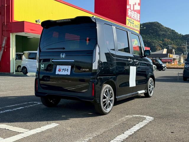 N-BOXカスタム ベースグレード 両側スライド・片側電動 クリアランスソナー オートクルーズコントロール レーンアシスト 衝突被害軽減システム オートライト LEDヘッドランプ スマートキー アイドリングストップ 電動格納ミラー(8枚目)