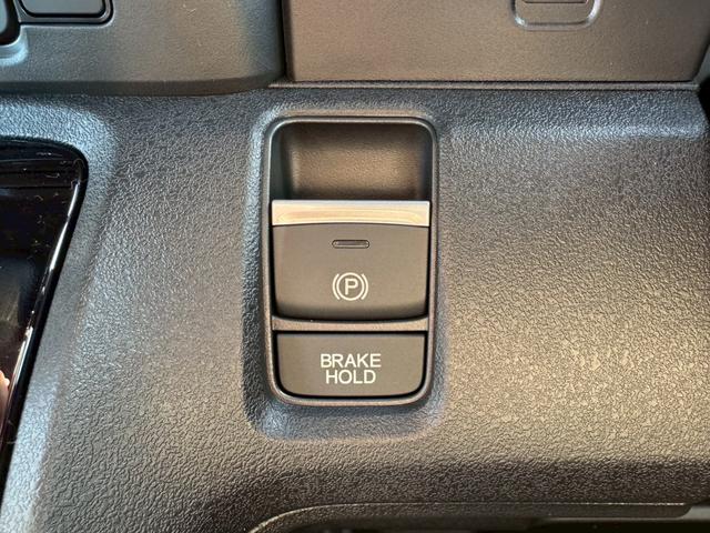 N-BOXカスタム ベースグレード 両側スライド・片側電動 クリアランスソナー オートクルーズコントロール レーンアシスト 衝突被害軽減システム オートライト LEDヘッドランプ スマートキー アイドリングストップ 電動格納ミラー(14枚目)