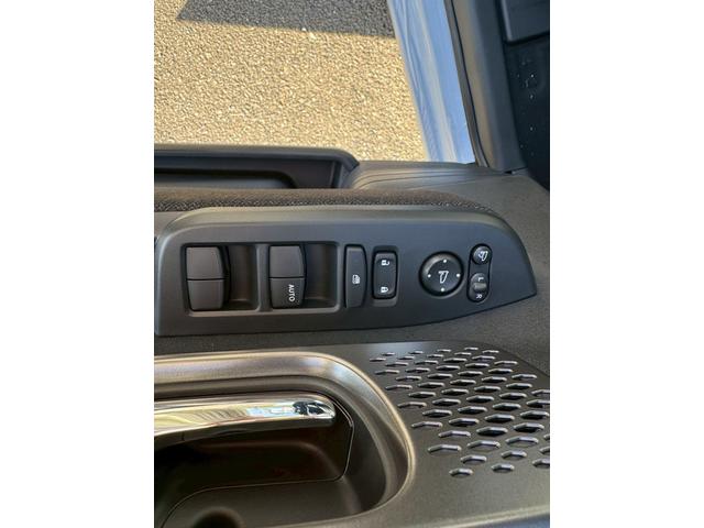 N-BOXカスタム ベースグレード 両側スライド・片側電動 クリアランスソナー オートクルーズコントロール レーンアシスト 衝突被害軽減システム オートライト LEDヘッドランプ スマートキー アイドリングストップ 電動格納ミラー(15枚目)