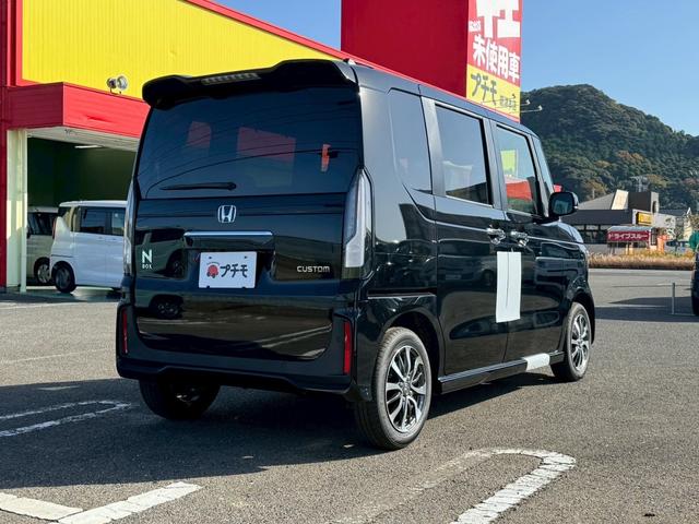 N-BOXカスタム ベースグレード 両側スライド・片側電動 クリアランスソナー オートクルーズコントロール レーンアシスト 衝突被害軽減システム オートライト LEDヘッドランプ スマートキー アイドリングストップ 電動格納ミラー(9枚目)