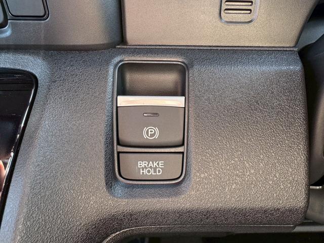 N-BOXカスタム ベースグレード 両側スライド・片側電動 クリアランスソナー オートクルーズコントロール レーンアシスト 衝突被害軽減システム オートライト LEDヘッドランプ スマートキー アイドリングストップ 電動格納ミラー(15枚目)