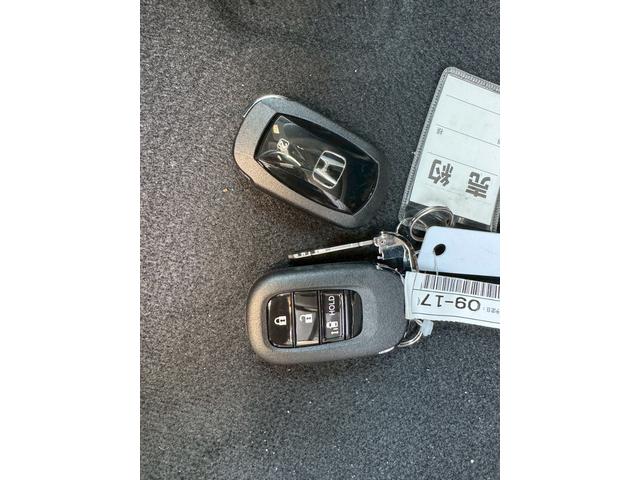 N-BOXカスタム ベースグレード 両側スライド・片側電動 クリアランスソナー オートクルーズコントロール レーンアシスト 衝突被害軽減システム オートライト LEDヘッドランプ スマートキー アイドリングストップ 電動格納ミラー(16枚目)