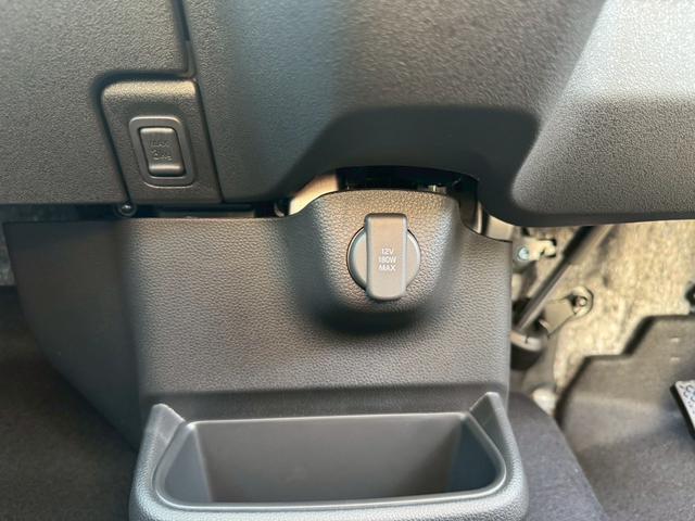 N-BOXカスタム ベースグレード 両側スライド・片側電動 クリアランスソナー オートクルーズコントロール レーンアシスト 衝突被害軽減システム オートライト LEDヘッドランプ スマートキー アイドリングストップ 電動格納ミラー(17枚目)