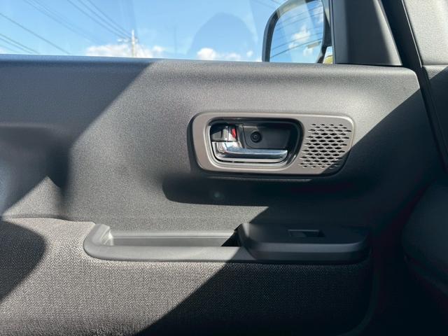 N-BOXカスタム ベースグレード 両側スライド・片側電動 クリアランスソナー オートクルーズコントロール レーンアシスト 衝突被害軽減システム オートライト LEDヘッドランプ スマートキー アイドリングストップ 電動格納ミラー(23枚目)