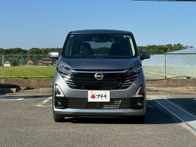 デイズ ハイウェイスター X ドライブレコーダー ナビ クリアランスソナー 衝突被害軽減システム オートライト LEDヘッドランプ スマートキー アイドリングストップ 電動格納ミラー ベンチシート CVT 盗難防止システム ABS(3枚目)