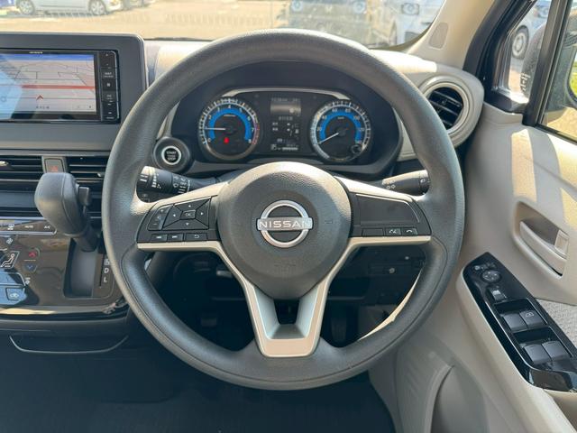 デイズ X ドライブレコーダー ナビ クリアランスソナー 衝突被害軽減システム オートライト スマートキー アイドリングストップ 電動格納ミラー ベンチシート CVT 盗難防止システム ABS ESC USB(11枚目)