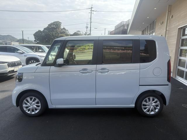 N-BOX ベースグレード 両側スライド・片側電動 クリアランスソナー オートクルーズコントロール レーンアシスト 衝突被害軽減システム オートライト LEDヘッドランプ スマートキー アイドリングストップ シートヒーター(6枚目)