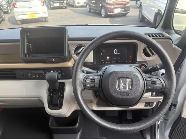 N-BOX ベースグレード 両側スライド・片側電動 クリアランスソナー オートクルーズコントロール レーンアシスト 衝突被害軽減システム オートライト LEDヘッドランプ スマートキー アイドリングストップ シートヒーター(9枚目)