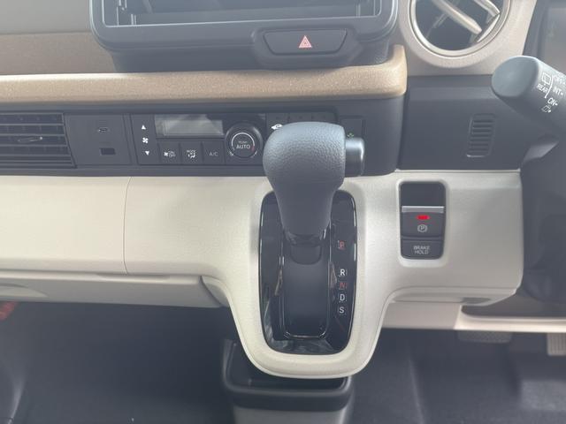 N-BOX ベースグレード 両側スライド・片側電動 クリアランスソナー オートクルーズコントロール レーンアシスト 衝突被害軽減システム オートライト LEDヘッドランプ スマートキー アイドリングストップ 電動格納ミラー(11枚目)