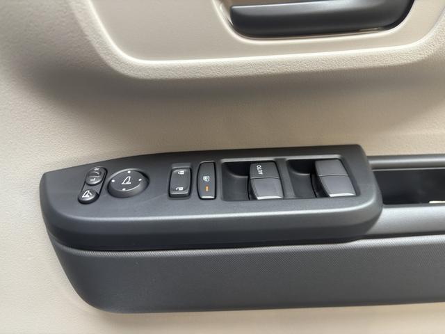 N-BOX ベースグレード 両側スライド・片側電動 クリアランスソナー オートクルーズコントロール レーンアシスト 衝突被害軽減システム オートライト LEDヘッドランプ スマートキー アイドリングストップ 電動格納ミラー(17枚目)