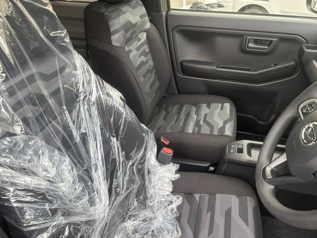 タフト Ｘ　クリアランスソナー　衝突被害軽減システム　オートライト　ＬＥＤヘッドランプ　スマートキー　電動格納ミラー　ＣＶＴ　盗難防止システム　ＡＢＳ　ＥＳＣ　衝突安全ボディ　エアコン　パワーステアリング（15枚目）