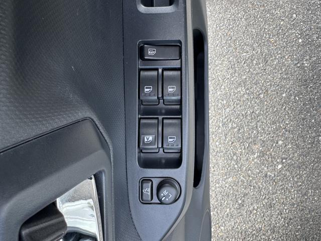 ピクシスエポック X SAIII クリアランスソナー 衝突被害軽減システム オートマチックハイビーム LEDヘッドランプ キーレスエントリー アイドリングストップ 電動格納ミラー CVT 盗難防止システム ABS ESC CD(17枚目)