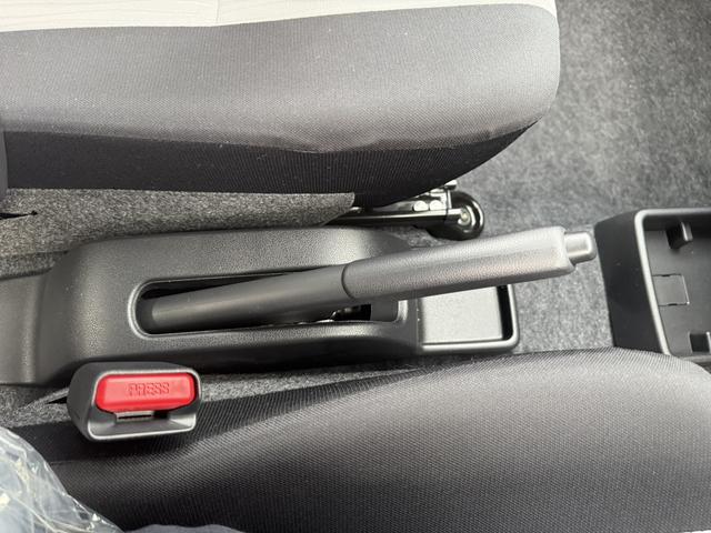 ミライース L SAIII クリアランスソナー 衝突被害軽減システム オートマチックハイビーム キーレスエントリー アイドリングストップ CVT 盗難防止システム ABS ESC 衝突安全ボディ エアコン パワーステアリング(9枚目)