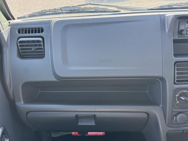 キャリイトラック ＫＣ　４ＷＤ　軽トラック　ＡＴ　衝突被害軽減システム　クリアランスソナー　レーンアシスト　アイドリングストップ　ＥＳＣ　エアコン　パワーウィンドウ　運転席エアバッグ　助手席エアバッグ（15枚目）