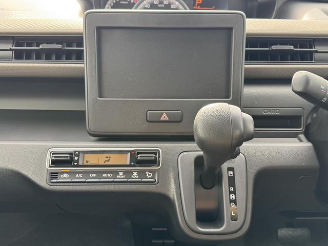 ワゴンＲ ＦＸ　クリアランスソナー　レーンアシスト　衝突被害軽減システム　オートライト　スマートキー　電動格納ミラー　シートヒーター　ベンチシート　ＣＶＴ　盗難防止システム　ＡＢＳ　ＥＳＣ　衝突安全ボディ　エアコン（12枚目）