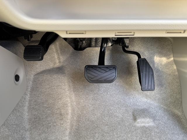 アルトラパン ハイブリッドＬ　クリアランスソナー　レーンアシスト　衝突被害軽減システム　オートライト　ＬＥＤヘッドランプ　スマートキー　アイドリングストップ　電動格納ミラー　シートヒーター　ベンチシート　ＣＶＴ　盗難防止システム（22枚目）