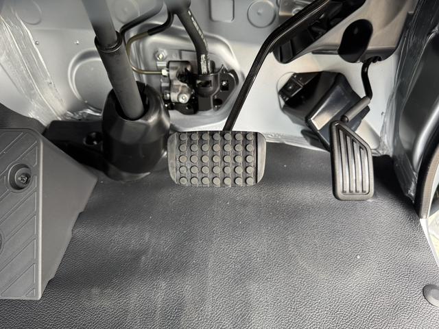 ハイゼットトラック スタンダード　４ＷＤ　軽トラック　三方開　ＡＴ　衝突被害軽減システム　クリアランスソナー　アイドリングストップ　ＥＳＣ　エアコン　運転席エアバッグ（17枚目）