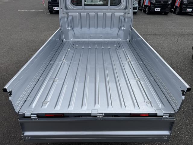 ハイゼットトラック スタンダード　４ＷＤ　軽トラック　三方開　ＡＴ　衝突被害軽減システム　クリアランスソナー　アイドリングストップ　ＥＳＣ　エアコン　運転席エアバッグ（19枚目）