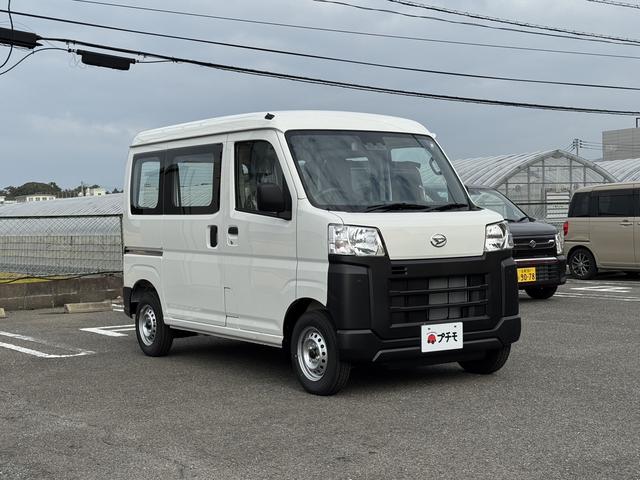 ハイゼットカーゴ スペシャル　ＣＶＴ　衝突被害軽減システム　クリアランスソナー　両側スライドドア　アイドリングストップ　ＡＢＳ　ＥＳＣ　エアコン　パワーステアリング　パワーウィンドウ　運転席エアバッグ　助手席エアバッグ（3枚目）