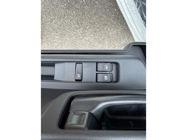 ハイゼットカーゴ スペシャル　ＣＶＴ　衝突被害軽減システム　クリアランスソナー　両側スライドドア　アイドリングストップ　ＡＢＳ　ＥＳＣ　エアコン　パワーステアリング　パワーウィンドウ　運転席エアバッグ　助手席エアバッグ（14枚目）