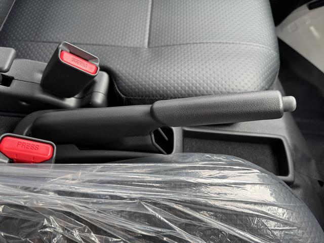 ハイゼットカーゴ スペシャル　ＣＶＴ　衝突被害軽減システム　クリアランスソナー　両側スライドドア　アイドリングストップ　ＡＢＳ　ＥＳＣ　エアコン　パワーステアリング　パワーウィンドウ　運転席エアバッグ　助手席エアバッグ（20枚目）
