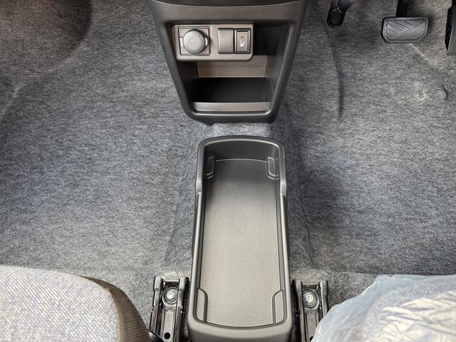 アルト Ｌ　クリアランスソナー　レーンアシスト　衝突被害軽減システム　オートライト　アイドリングストップ　電動格納ミラー　シートヒーター　ＣＶＴ　盗難防止システム　ＡＢＳ　ＥＳＣ　衝突安全ボディ　エアコン（15枚目）