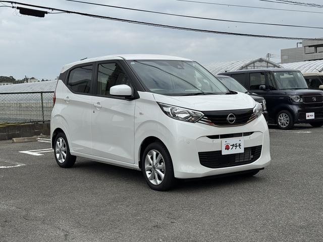 デイズ Ｘ　ドライブレコーダー　バックカメラ　ナビ　クリアランスソナー　衝突被害軽減システム　スマートキー　アイドリングストップ　電動格納ミラー　ベンチシート　ＣＶＴ　盗難防止システム　ＡＢＳ　ＥＳＣ（3枚目）